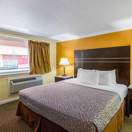 Econo Lodge Beach And Boardwalk Atlantic City Exteriör bild